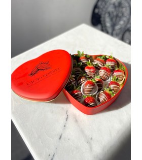 Çilekli Kalp Teneke Kutu